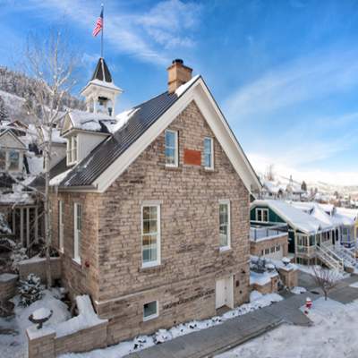 Exterior of Washington School House Hotel