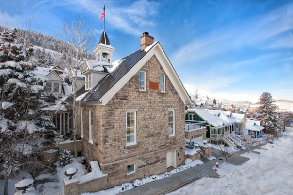 Exterior of Washington School House Hotel